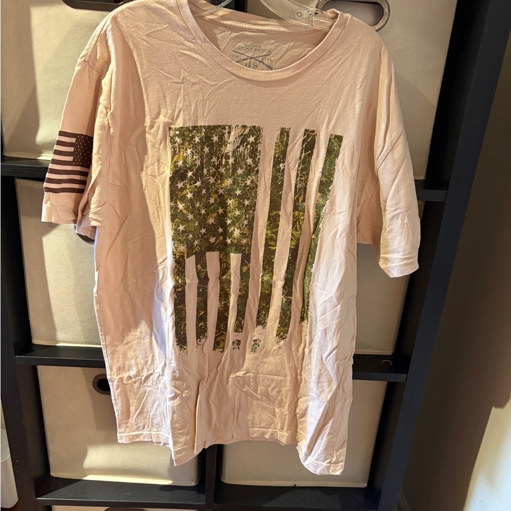 Grunt Style Men’s Ivory Flag Graphic Tee